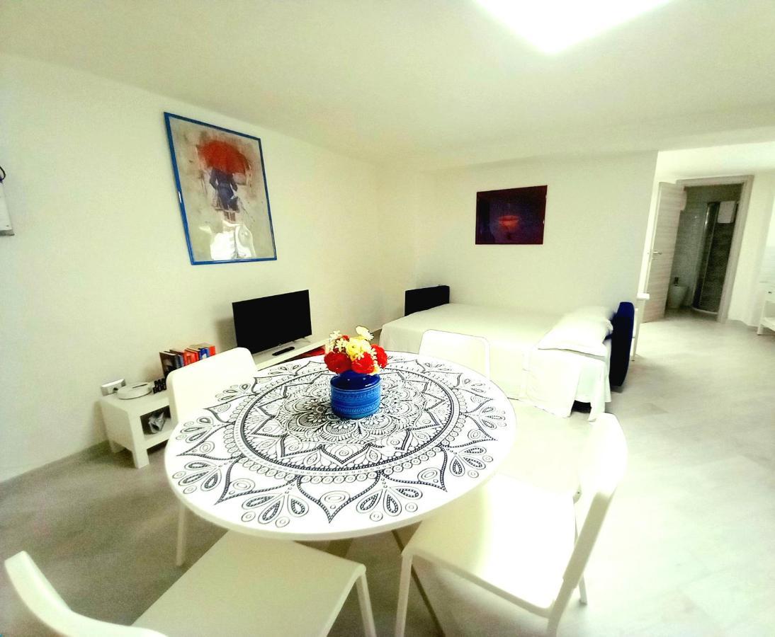 Ombrellorosso Apartment Каляри Екстериор снимка